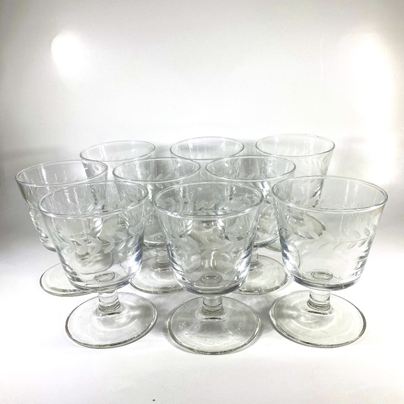 Set of 9 Vintage Glass Etched Laurel Leaf Vine Pattern Pedestal Berry Ice Cream - Picture 1 of 8